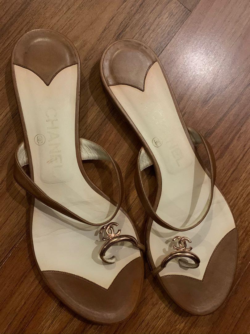 Chanel toe ring sandals sales