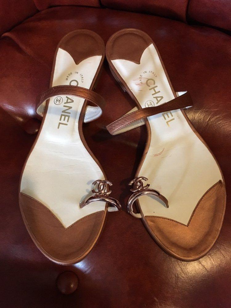 Very good authentic Chanel toe ring sandals brown fits 9
