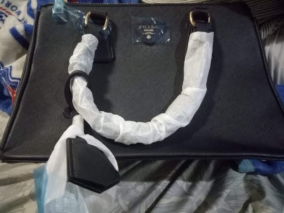Women bags (Category: Cross-body Bags) located in Bulacan. Submitted by android117 (Listing ID 1014158483, Image 3). Description: .