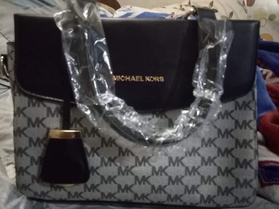 Women bags (Category: Cross-body Bags) located in Bulacan. Submitted by android117 (Listing ID 1014158483, Image 2). Description: .