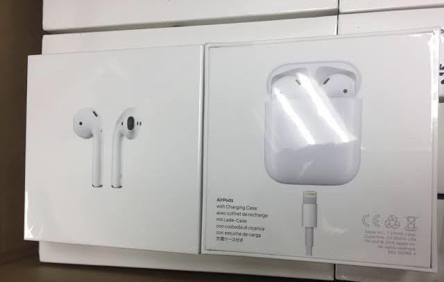 AirPods 2 with Charging Case (Category: Portable Audio Accessories) located in Mandaluyong City. Submitted by lady.lannister (Listing ID 1014433132, Image 1). Description: AirPods 2 with Charging Case 💯 Original With 1 Year Apple warranty Brand new and sealed Check last photo to check what’s inside 👀.