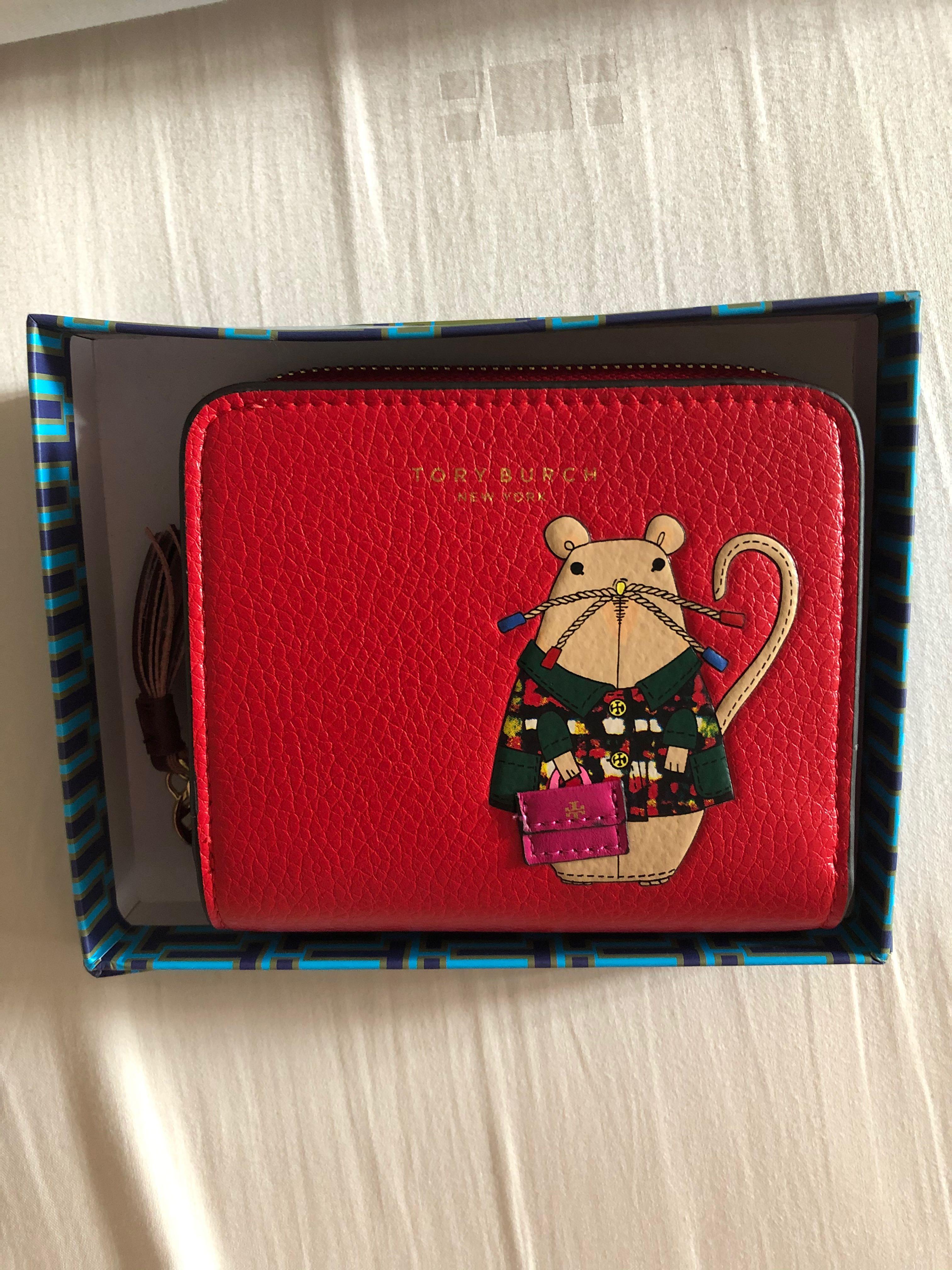 Authentic Tory Burch small wallet, Women's Fashion, Bags & Wallets, Purses  & Pouches on Carousell