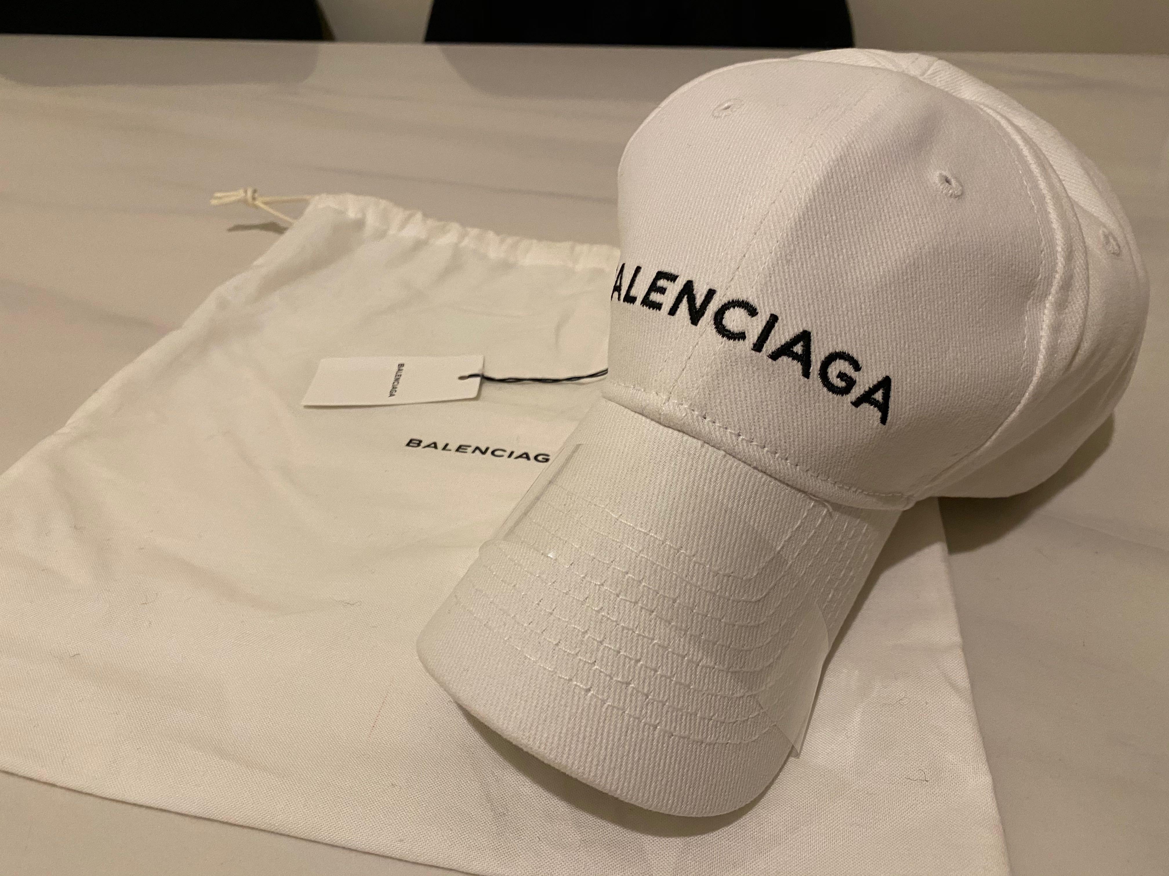 NEW 全新Balenciaga Cap 巴黎世家帽白色, 名牌, 飾物及配件- Carousell