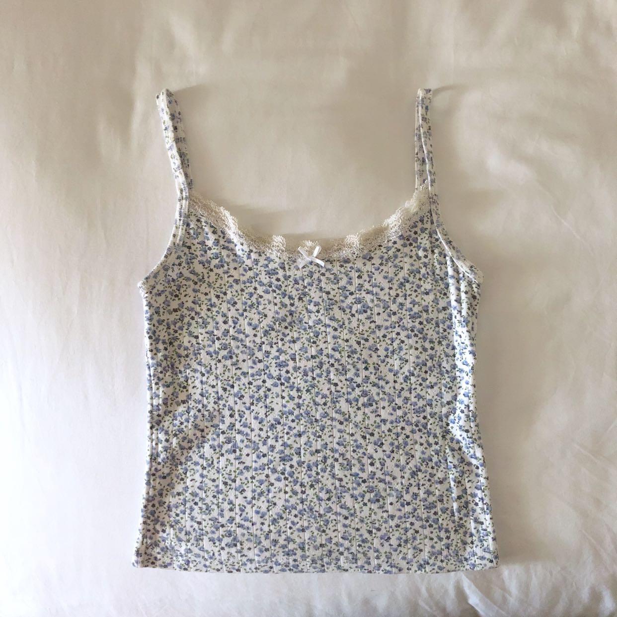Brandy Melville Skylar Lace Bow Floral Tank Top, Women's Fashion, Tops,  Sleeveless on Carousell