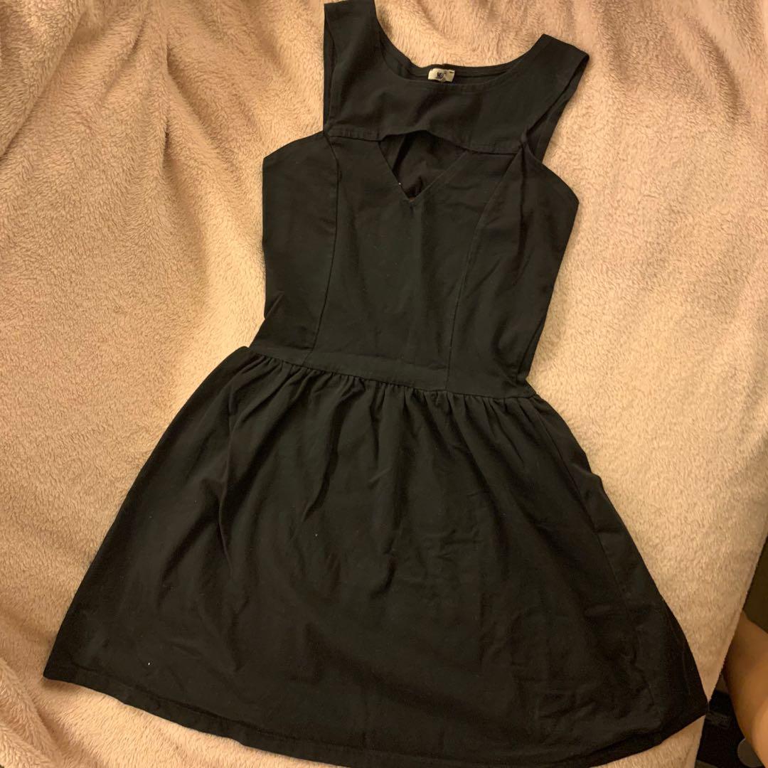 brandy melville amara dress, Women's Fashion, Tops, Sleeveless on Carousell