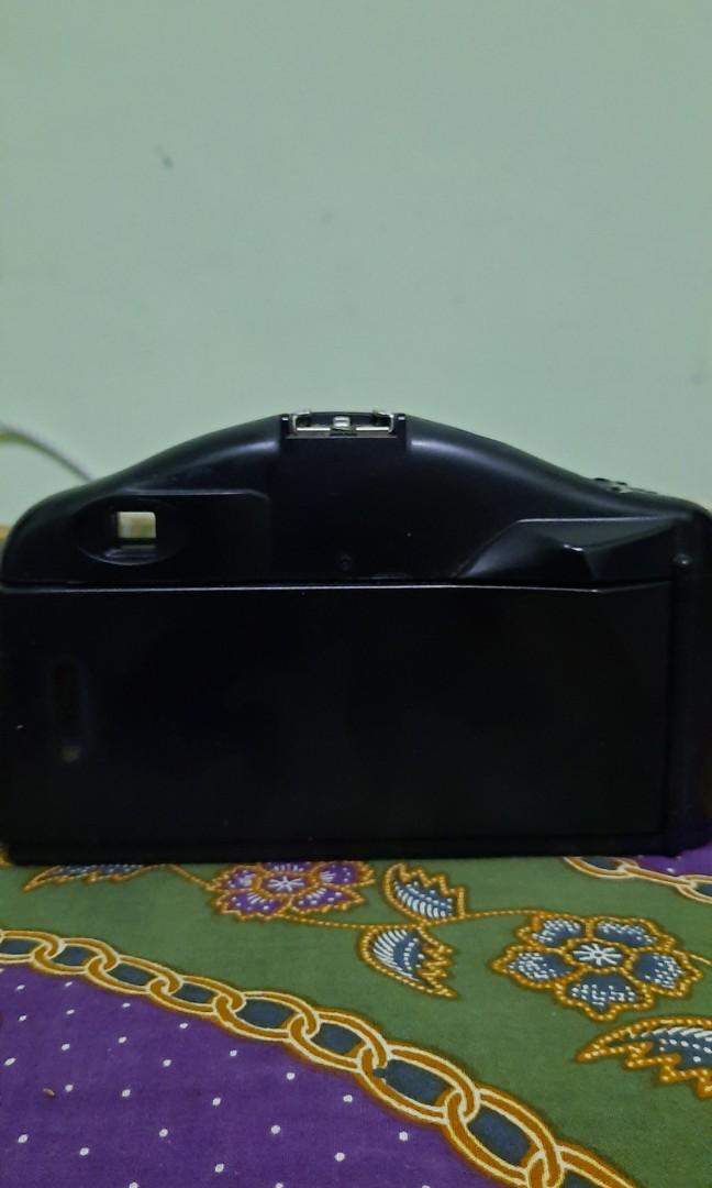 Camera (Category: Cameras) located in Kapar. Submitted by adamox (Listing ID 1014411307, Image 3). Description: Rare release by Snail Original. 35mm point and shoot film camera. No need to focus. Just choose lighting condition and shoot. Auto wind and power rewind of the film. Made in Japan. Good working condition. Needs 2 AA batteries. No photo sample results from this camera..