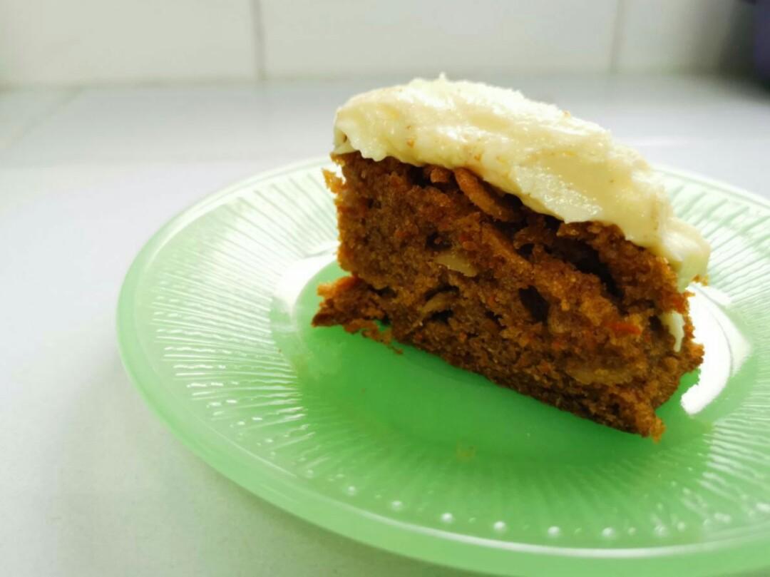 Carrot Cake With Cream Cheese Frosting Food Drinks Local Delights Halal Snacks Desserts On Carousell