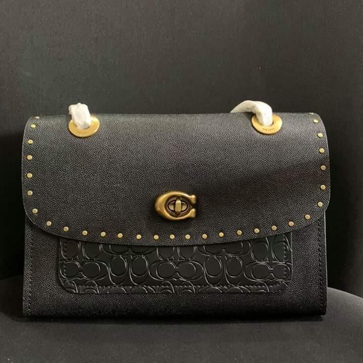 Coach Parker (Category: Luxury Bags & Wallets) located in Carmona. Submitted by bagislifeshop (Listing ID 1014494173, Image 2). Description: .
