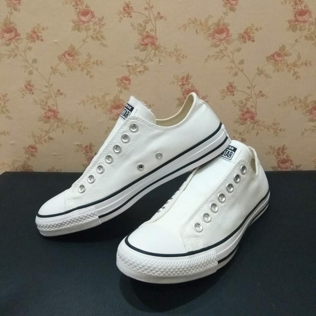 converse slip on beige