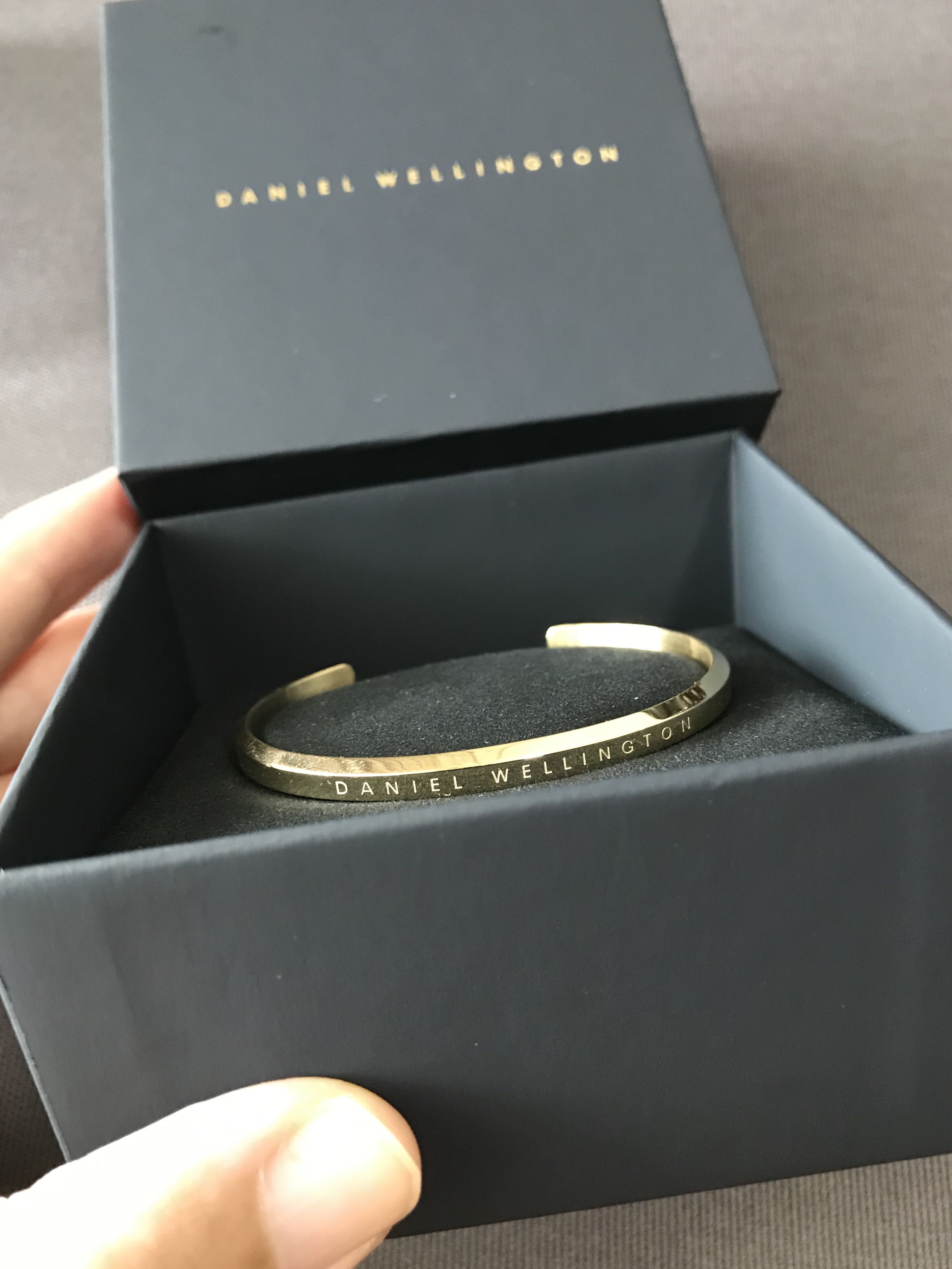Daniel wellington gold cuff new arrivals
