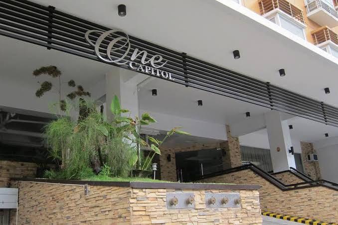 FOR RENT: Condo Unit @Kapitolyo Pasig (Category: Apartments & Condos) located in Mandaluyong City. Submitted by luckybird.1e1cbe (Listing ID 1009040481, Image 1). Description: This condo unit on the 9th floor is an ideal space for people who need a cozy place to stay/live comfortably within a friendly environment. It is strategically located near a church, school, hospital and malls such as Capitol Commons, Shangri-la, and Megamall. Literally, th