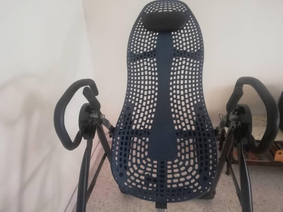 Hangs Up Back Inversion Table (Category: Tables & Sets) located in Ipoh. Submitted by sistersstyle (Listing ID 1014364964, Image 3). Description: Back Inversion Table, under the brand Hands Up Rarely used and in excellent condition, so I consider it to be brand new, good as new Reason for selling: my dad's back has already recovered hence is in no need of it anymore. OP: RM3688.