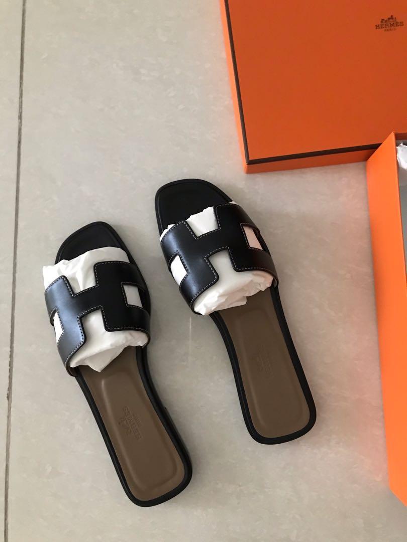 Hermes Oran Sandals (Black color), Women's Fashion, Shoes, Flats
