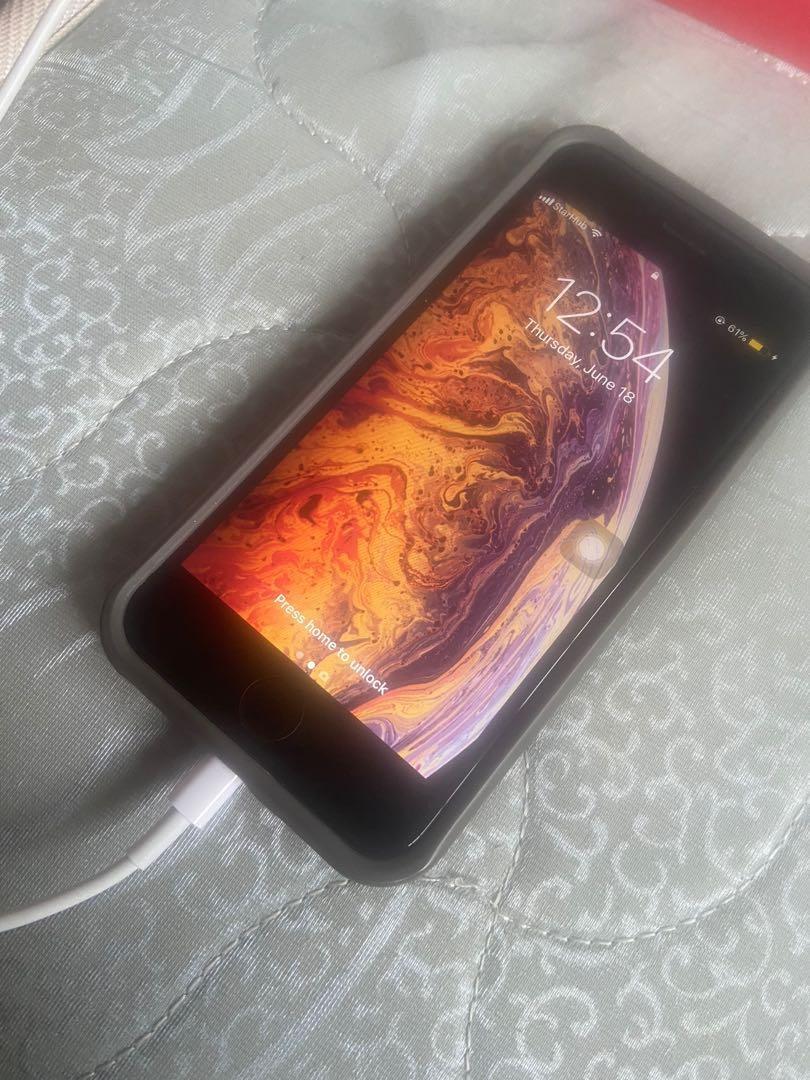 IPhone 6 (Category: iPhone Others) located in Singapore. Submitted by nipun0711 (Listing ID 1014394239, Image 3). Description: Phone only Condition 98% Battery health 88% Good .