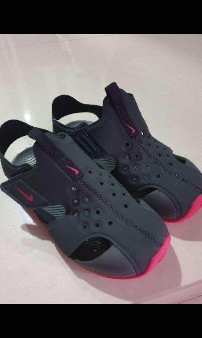 girl nike sandals