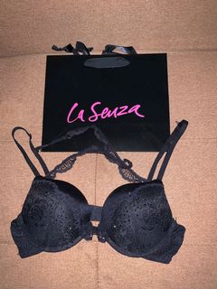 (Category: ) located in . Submitted by bri_closet (Listing ID 1014559920, Image 1). Description: .