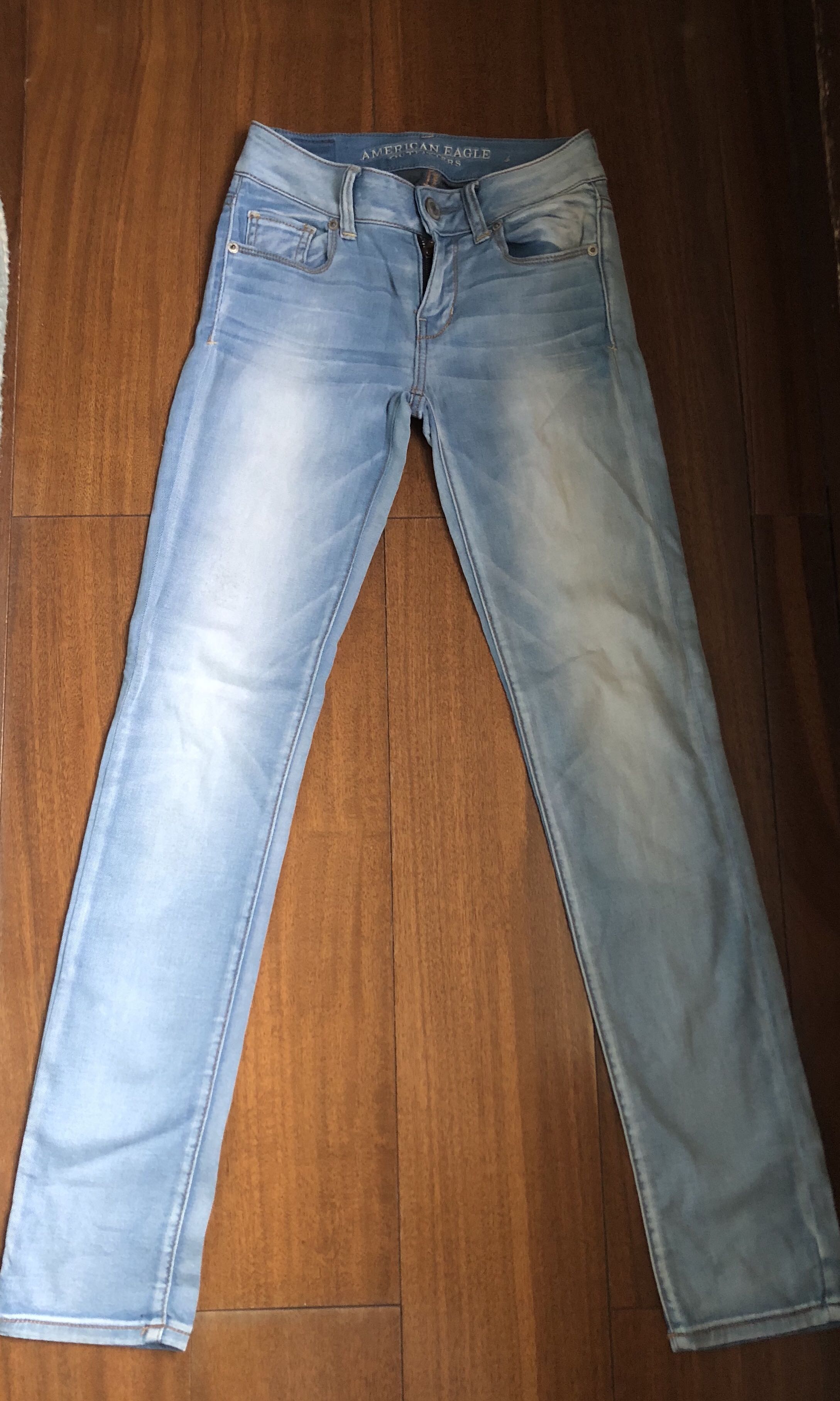light blue american eagle jeans