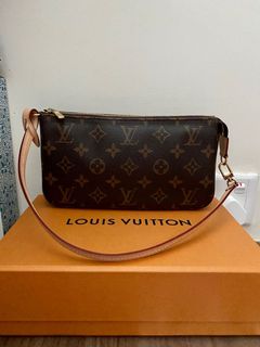 (Category: ) located in . Submitted by shopnsell777 (Listing ID 1014425310, Image 1). Description: .