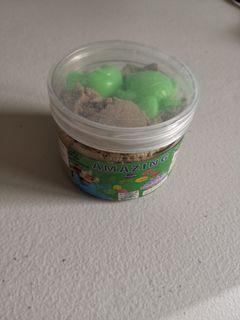 Magic sand / kinetic sand / amazing sand