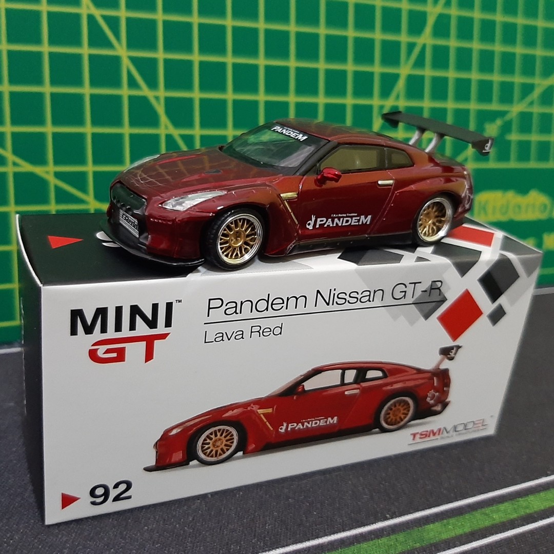 MINI GT 1:64 Scale Nissan GT-R R35 Pandem Rocket Bunny Duck Wing Car Model New