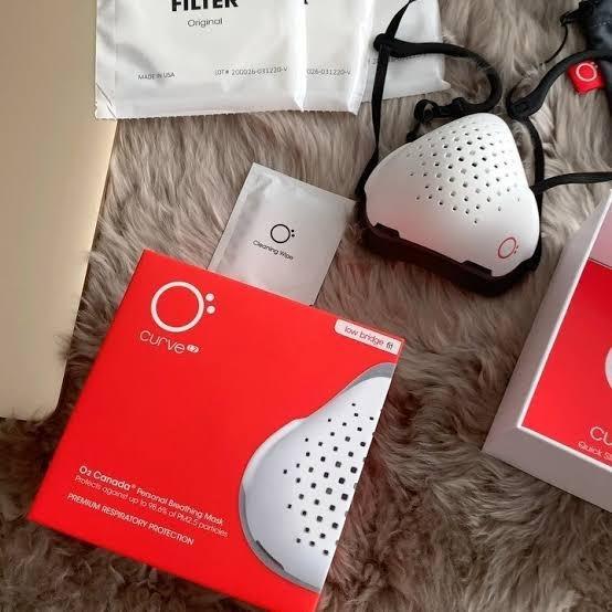 O2 Curve Mask from Canada (Category: Face Care) located in Quezon City. Submitted by gwenfrancisco4125 (Listing ID 1014553581, Image 1). Description: Highly recommended for its Comfort and Security features & can filter out down to 0.1 microns! Comes with white shell cover, 3 extra filters already! Features: 99% Certified premium protection ✔️ Most Breathable ✔️ Lightweight ✔️ Anti- Virus ✔️ Anti - Pollution ✔️ Reusable ✔️ Washable ✔️ Filters are
