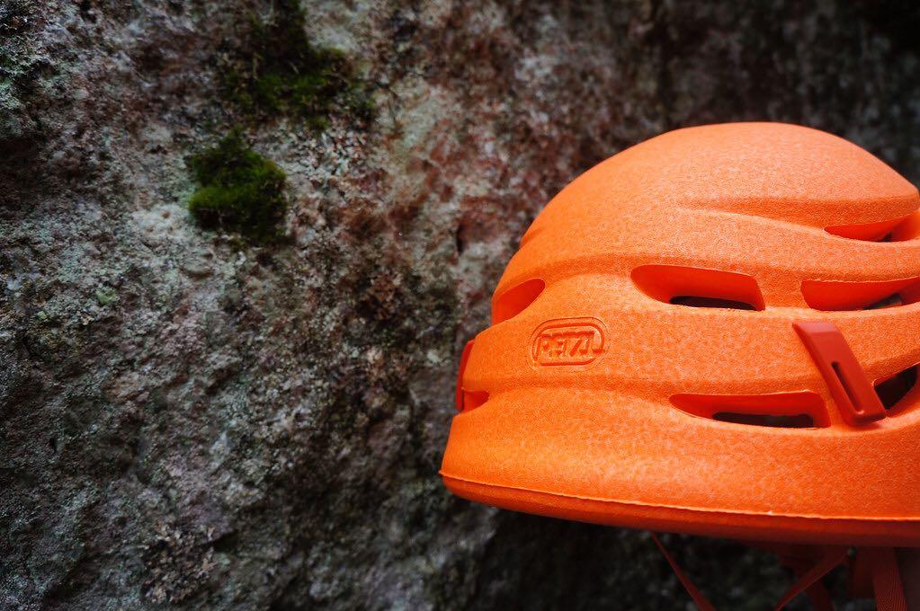 Petzl Climbing Helmet Sirocco, Sports Equipment, Hiking & Camping on