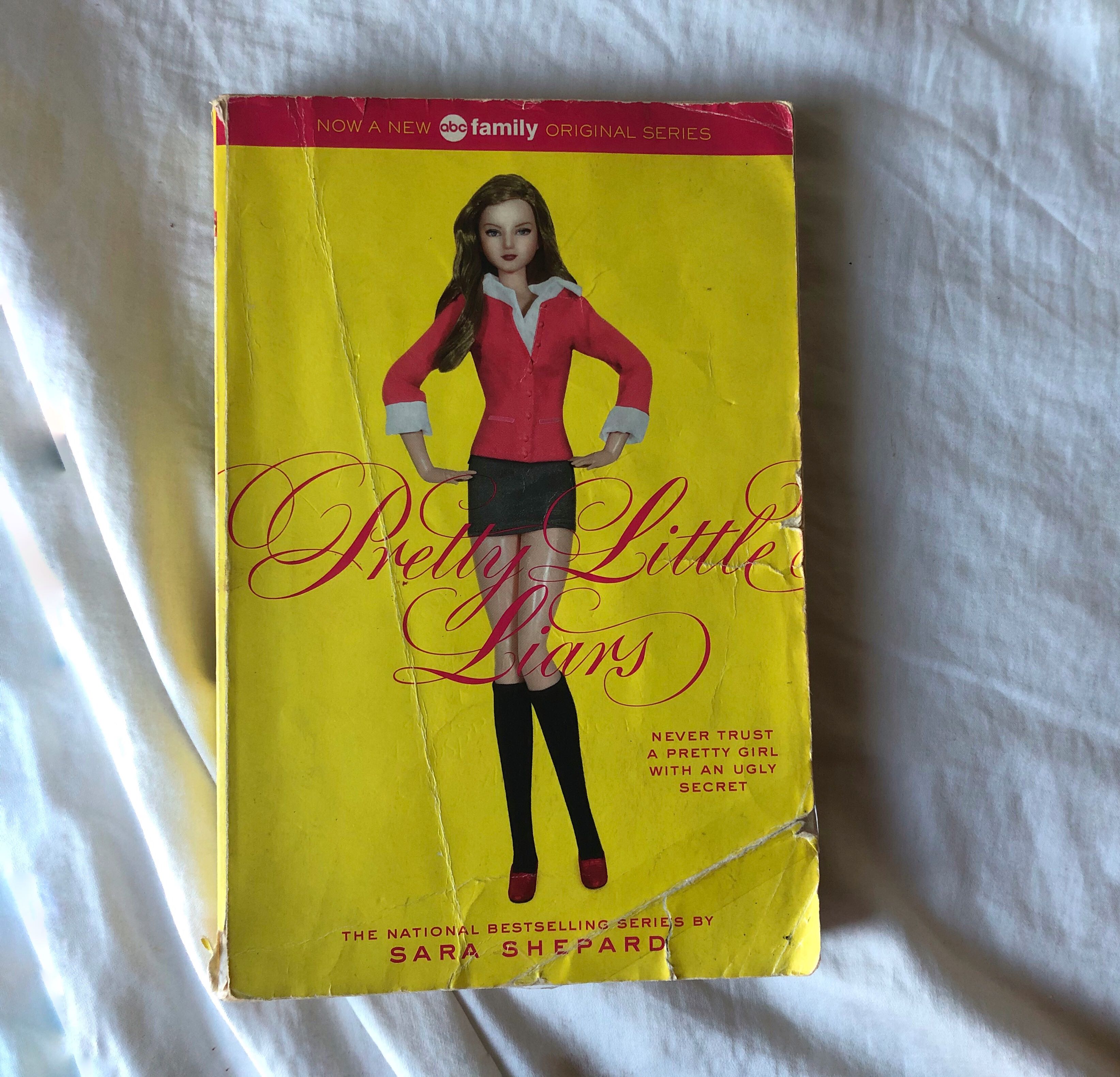 Pretty Little Liars Book, Hobbies &amp; Toys, Books &amp; Magazines, Children's ...