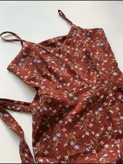 (Category: ) located in . Submitted by clothesbyrenn (Listing ID 1014406957, Image 1). Description: .