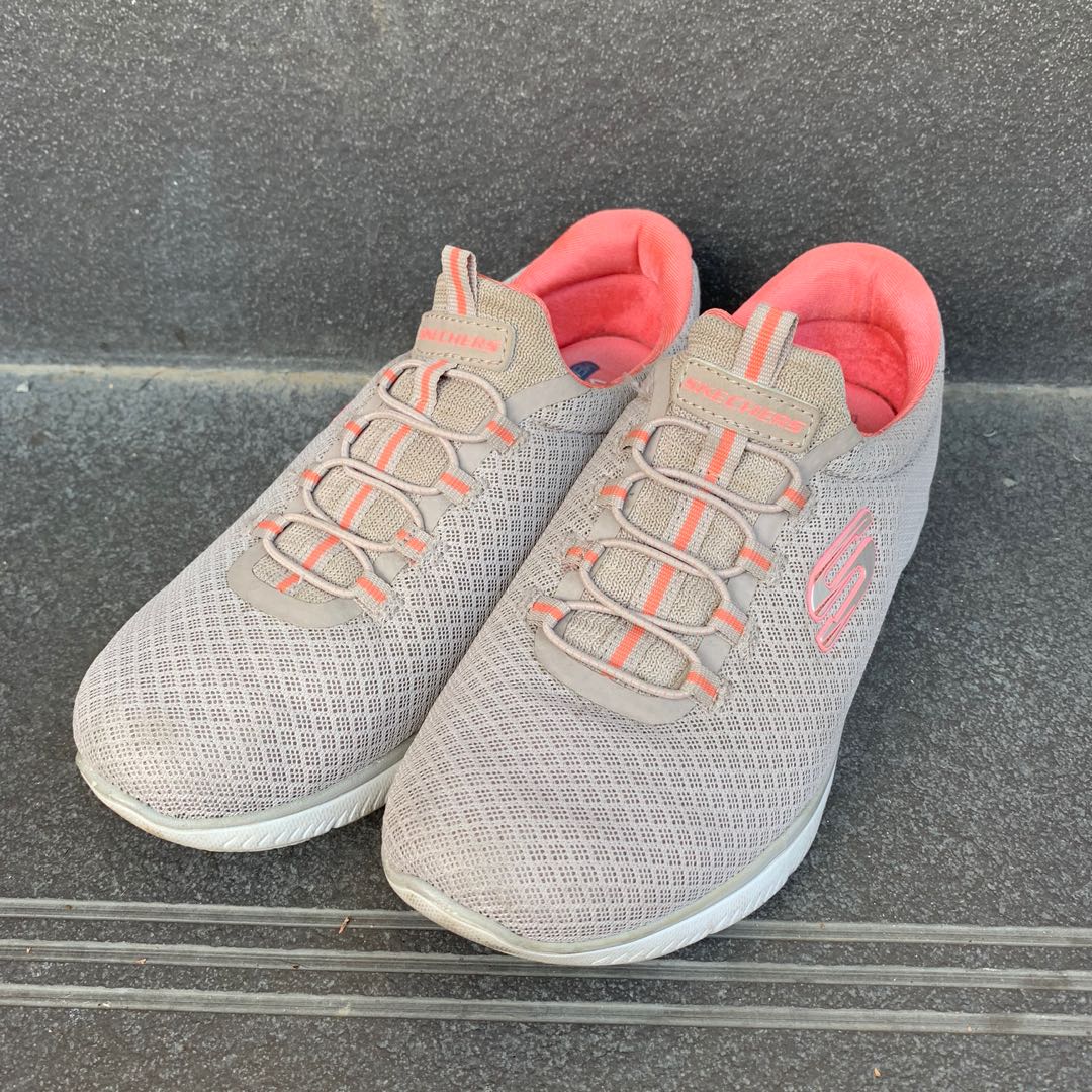 Skechers wide outlet fit price