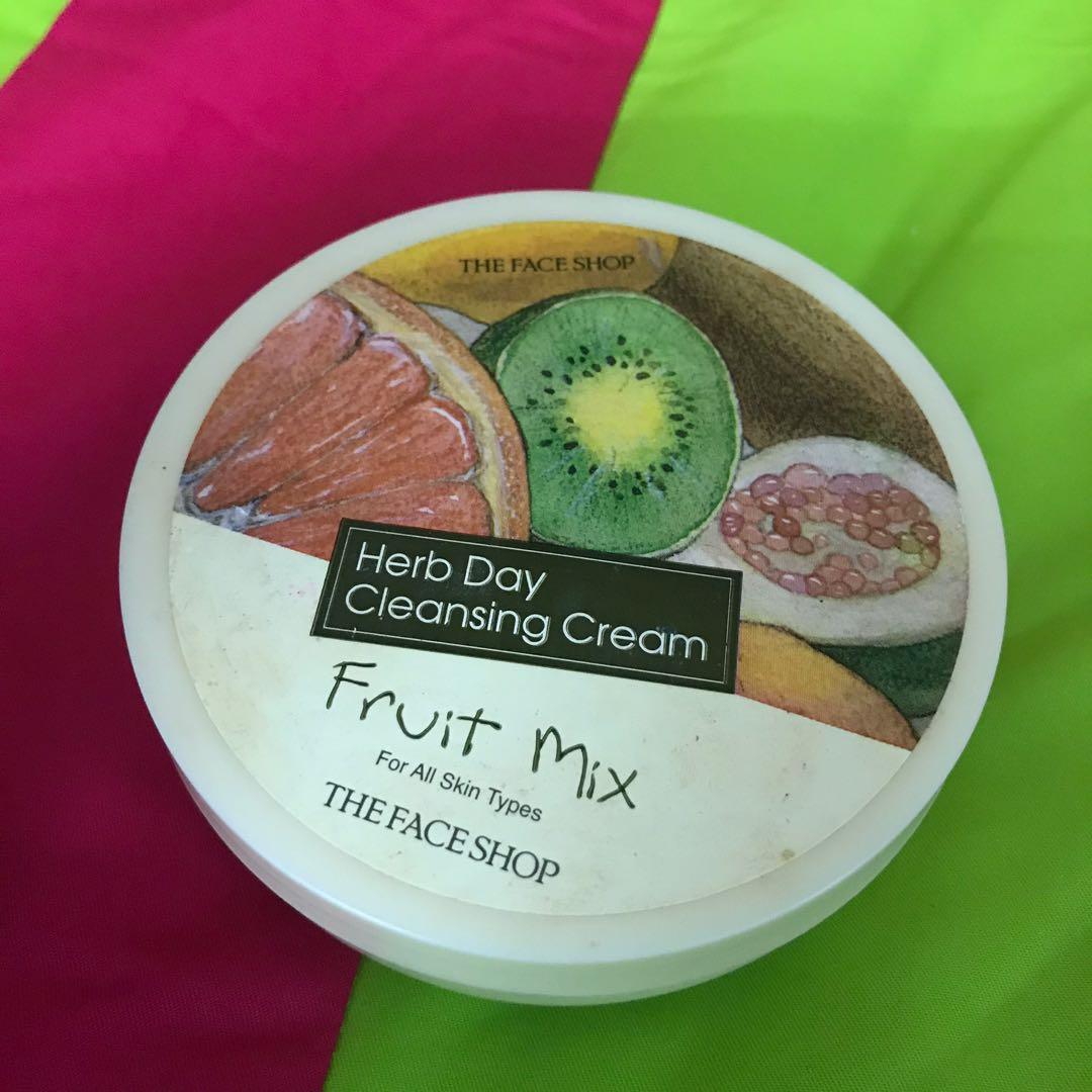 herb day cleansing cream fruit mix