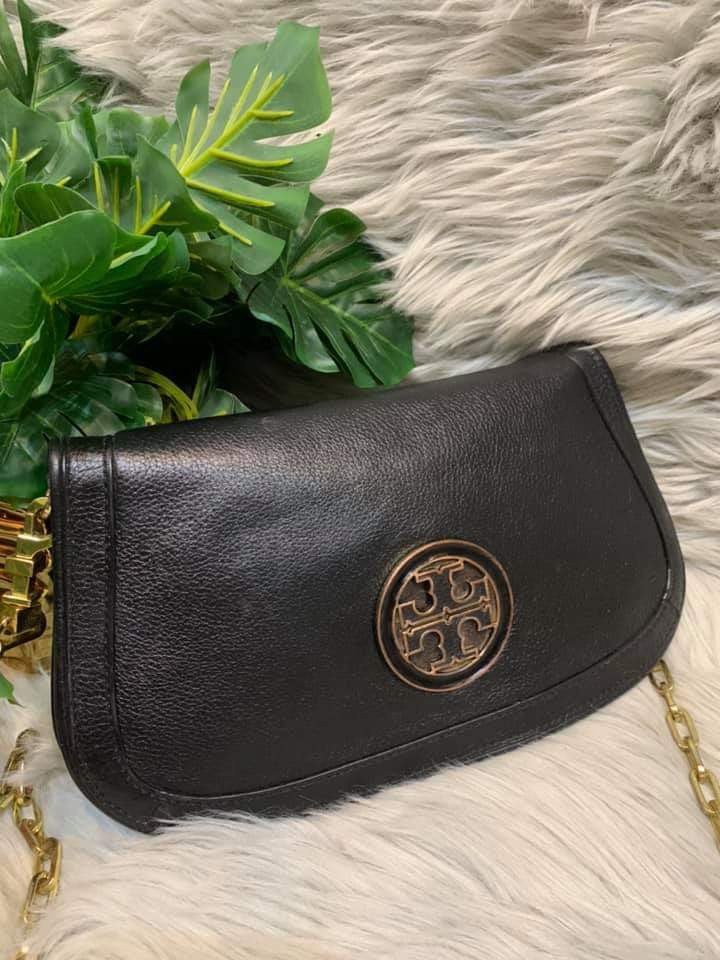 Tory Burch Sling bag genuine leather, Women's Fashion, Bags & Wallets,  Cross-body Bags on Carousell