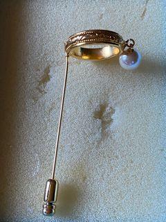 Vintage brooch  pin with Pearl