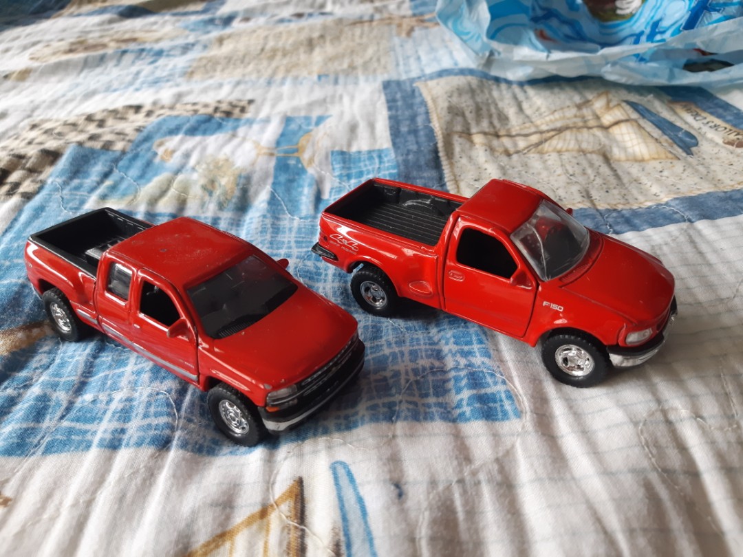 Welly Diecast Truck Toy Car Ford F150 Chevy Silverado Hobbies