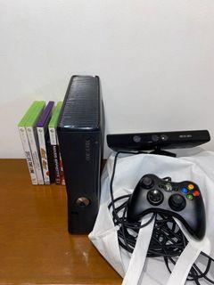 Xbox 360 Console (inc. 2 controllers and games)