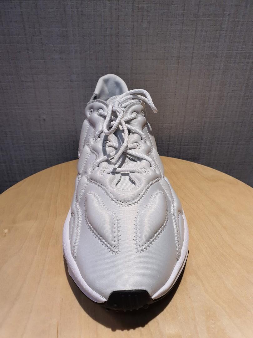 Adidas Ozweego 3-d 3d white RUSH (Category: Sneakers) located in Manila. Submitted by dim101 (Listing ID 1014692093, Image 3). Description: RUSH SALE AVAILABLE IF YOU SEE THIS AD PRICE VERY VERY NEGOTIABLE brand new in box adidas ozweego 3d white size 8.5 fits men size 9 pickup at santolan town plaza san juan only calls only please.