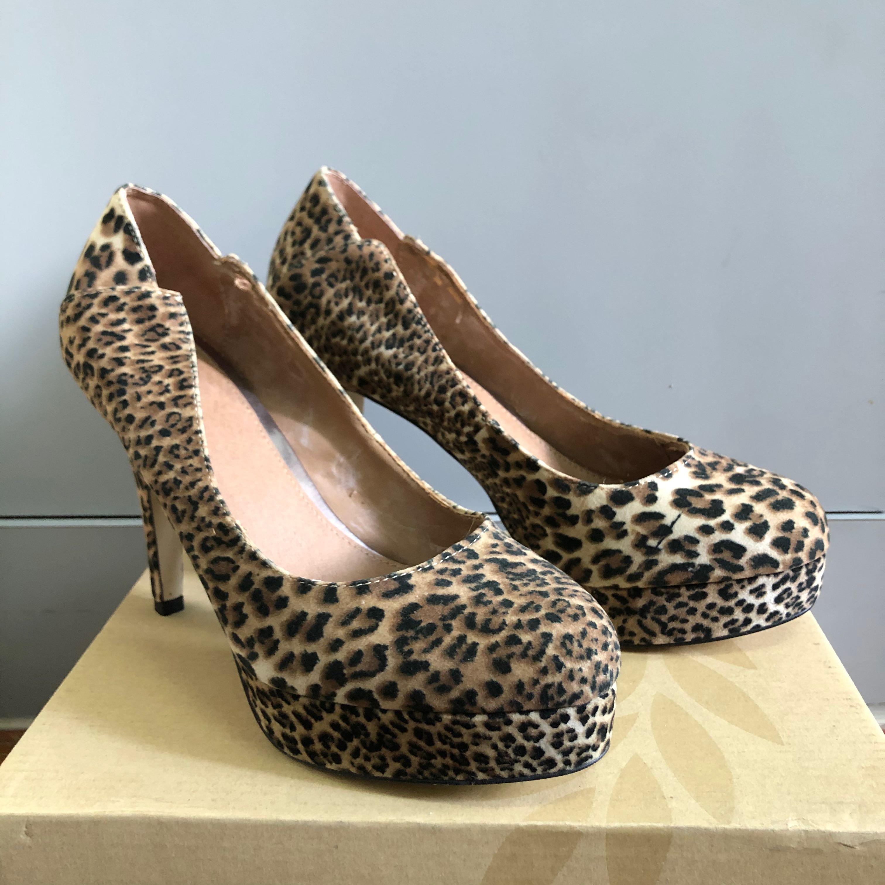 ASOS DESIGN Wide Fit Salary Mid Heeled Pumps In Leopard