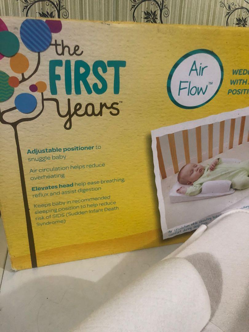 Baby crib wedge best sale sleep positioner
