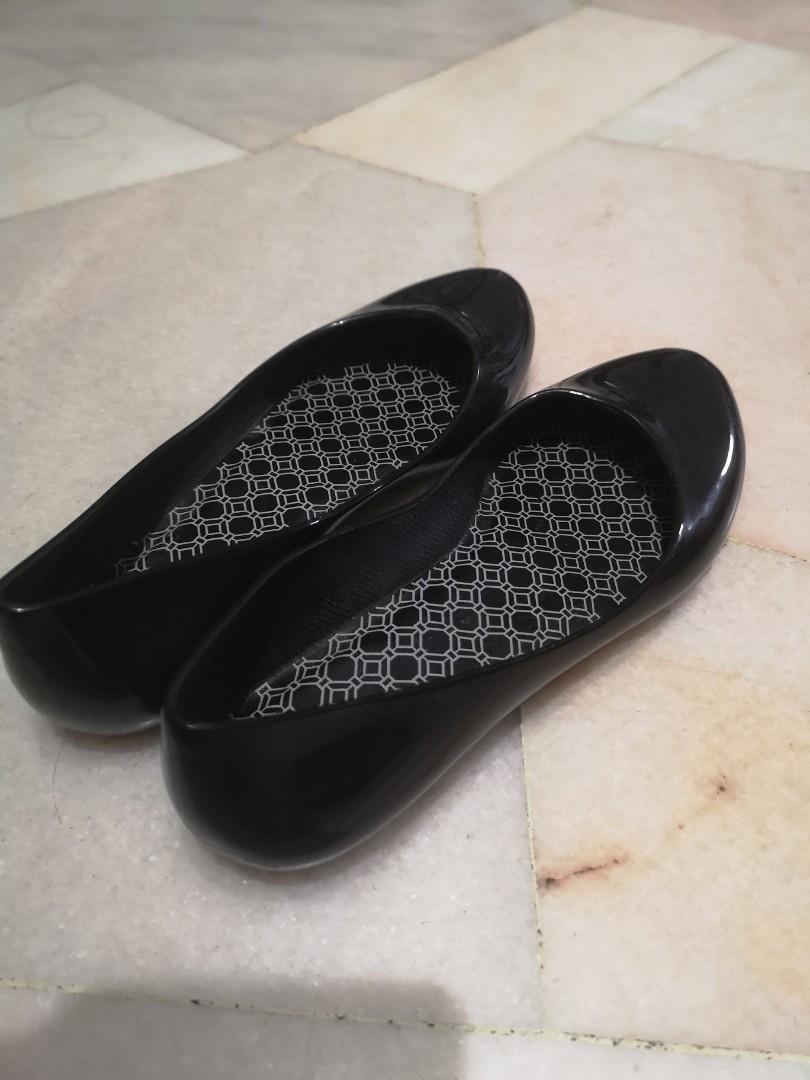 Black Jelly Bunny Shoe Size 36 Women S Fashion Shoes Flats Sandals On Carousell