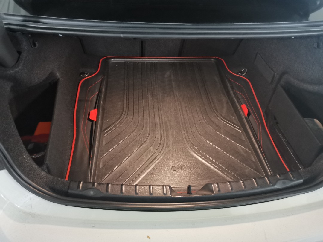 Bmw f30 trunk outlet mat