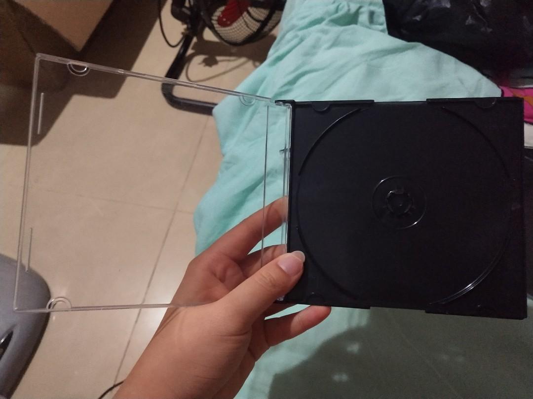 CD/DVD Case (Category: CDs & DVDs) located in Kuala Lumpur. Submitted by melissa_y (Listing ID 1014735779, Image 2). Description: There is 5 in total Take all for RM3.