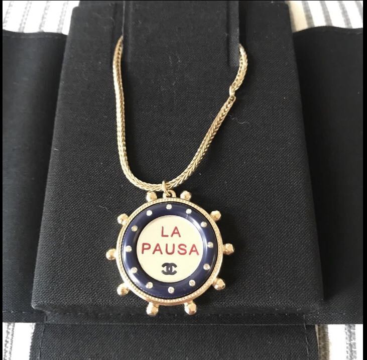 Chanel la pausa necklace sale