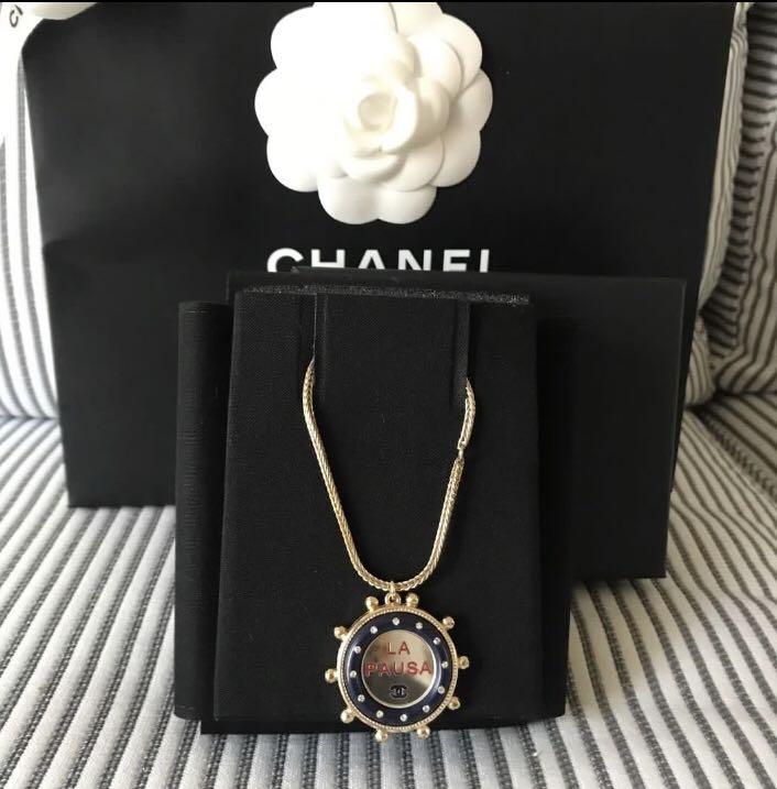 Chanel la pausa necklace sale