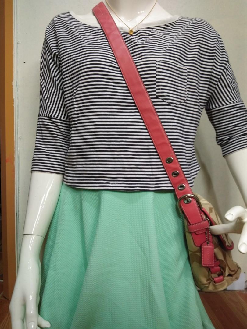 Coach sling SALE ❗❗❗ (Category: Cross-body Bags) located in Paranaque City. Submitted by arkco (Listing ID 1014665156, Image 2). Description: No flaws intact rubber lining searchable code ykk zipper adjustable and removable strap sign of usage sa loob. me penmark and dumi #coach #coahbag #coachsling.