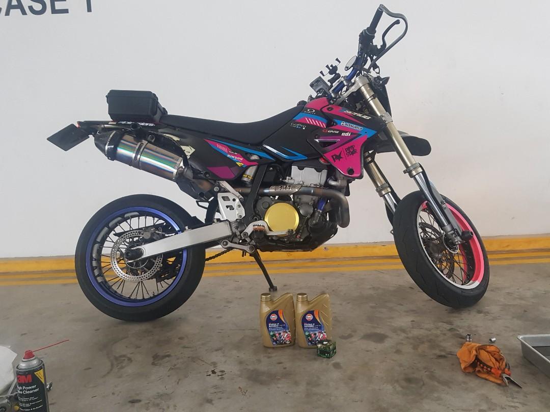 Drz 400 Gulf Oil Change Motorcycles Motorcycle Accessories On Carousell