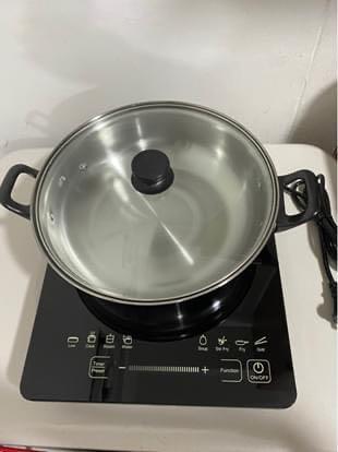 Induction Cooker (Category: Cookers) located in Taguig. Submitted by abil0182 (Listing ID 1014766566, Image 2). Description: BLAKK Induction cooker High quality induction cooker Comes with free stainless steel pan With overheating protection Save 50%electricity Touch sensor control 90 percent efficiency minimal heat loss Power level : 10 Temperature level 10 Temperature range : 60 to 240dec C Timed: 3 hours Control type: Finger soft touch Glass B