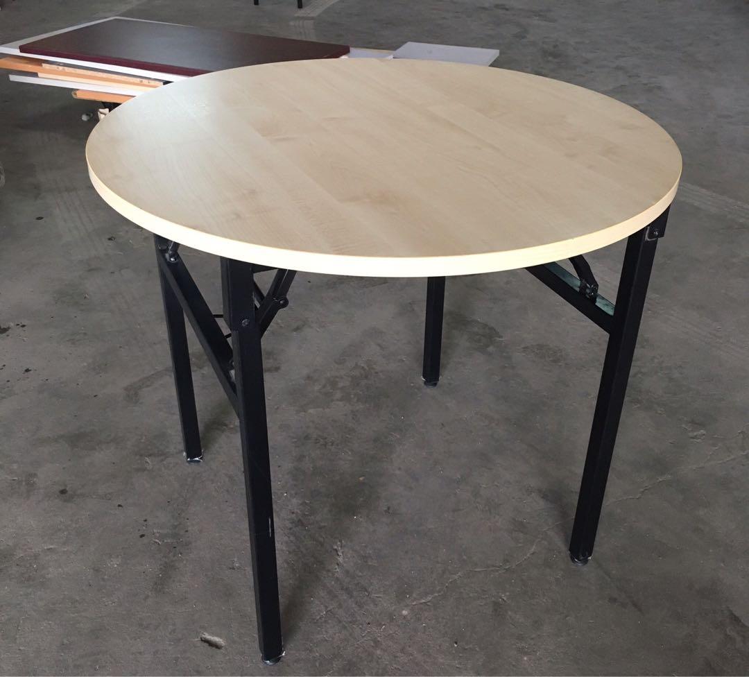 Meja Bulat Kecil Banquet Bulat Home Furniture Furniture On Carousell