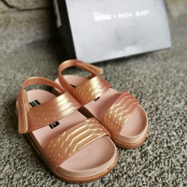 Mini melissa sales mini cosmic sandal
