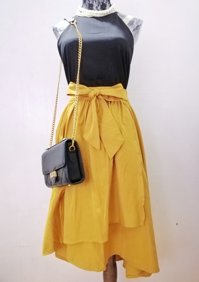 yellow flowy dress