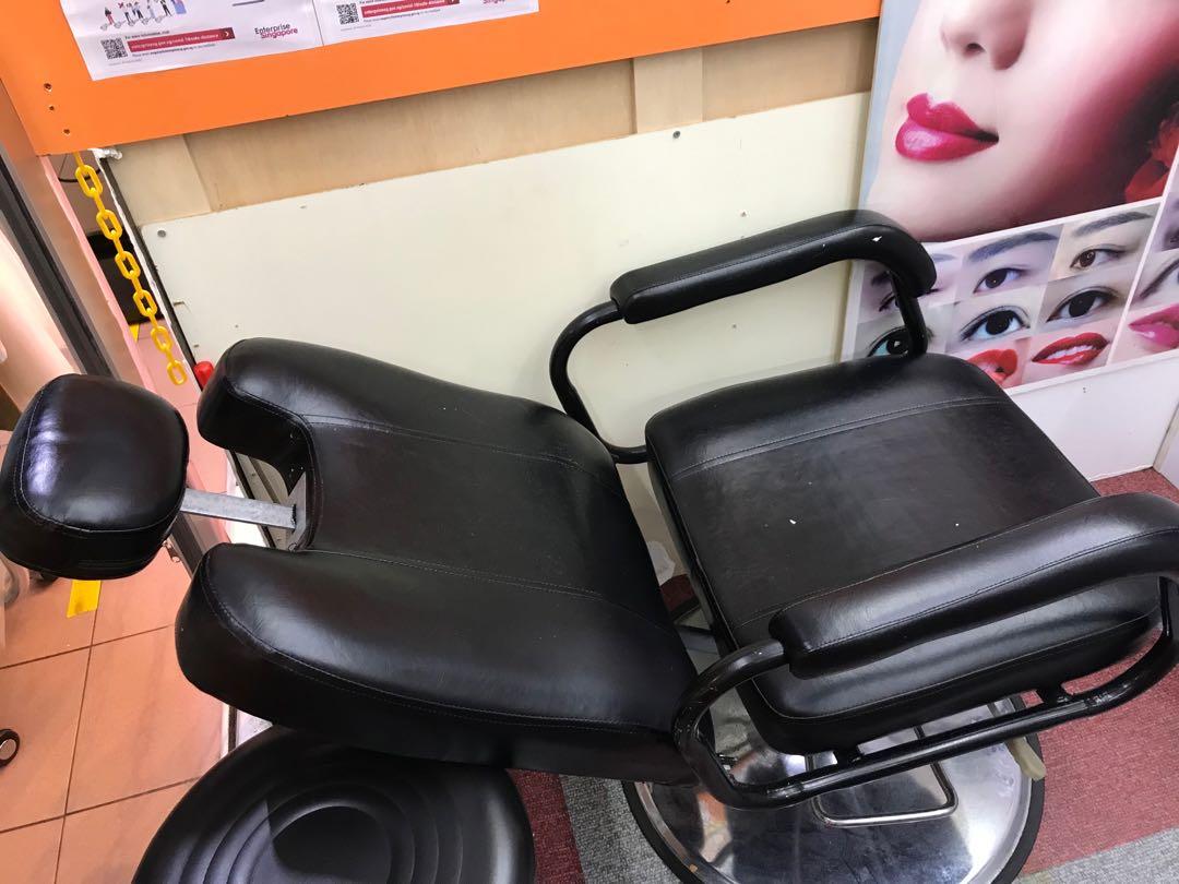 Beauty parlour chair low price 2025 olx