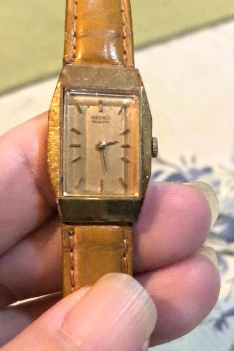 SEIKO vintage women's gold plated quartz watch rectangular, Women's  Fashion, Watches & Accessories, Watches on Carousell